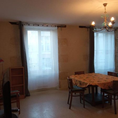 Appartement Centre Petite Ville Poitou Gençay Exterior foto