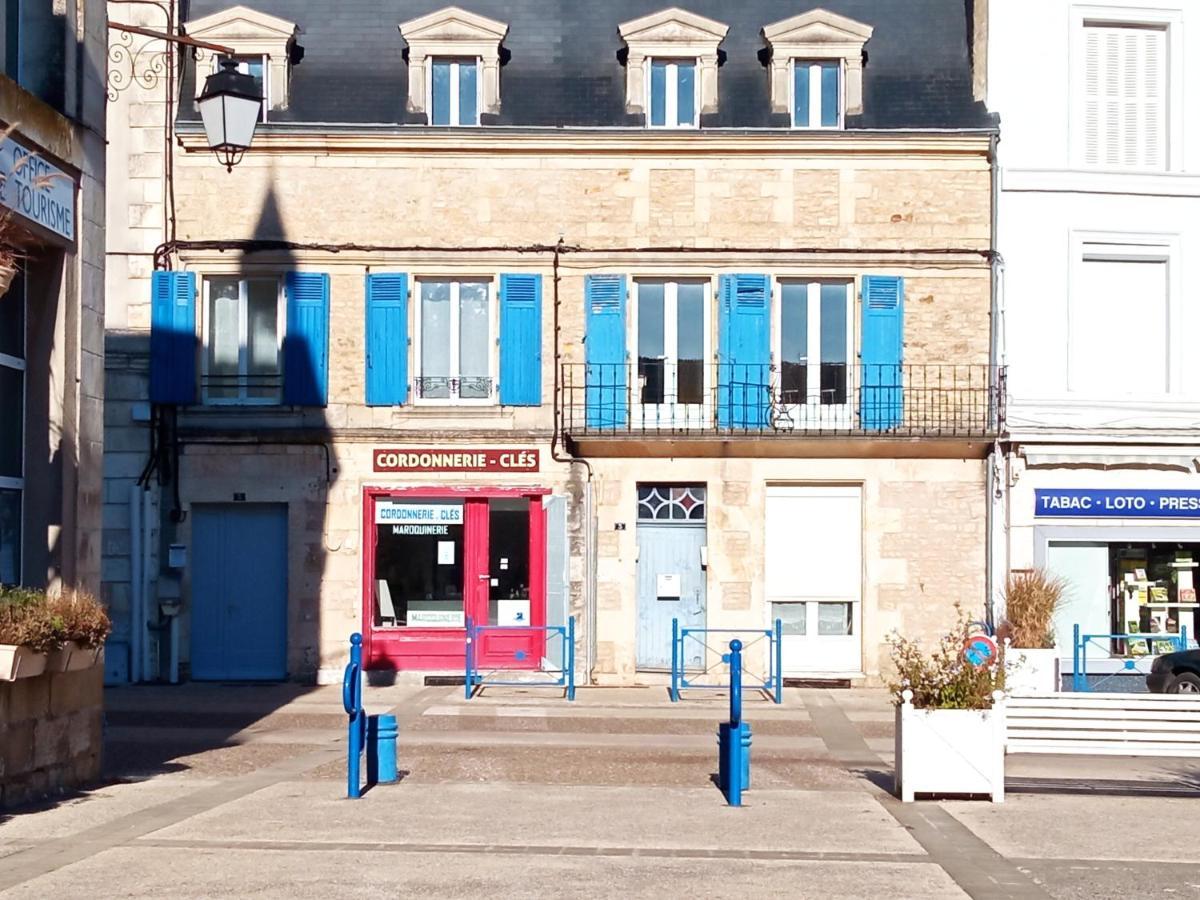 Appartement Centre Petite Ville Poitou Gençay Exterior foto